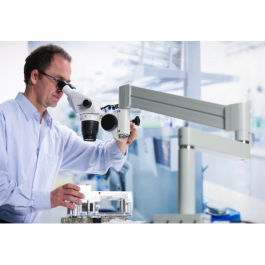 LLS Rowiak: ZEISS Stemi 305 für das Löten von elektronischen Bauteilen und Platinen